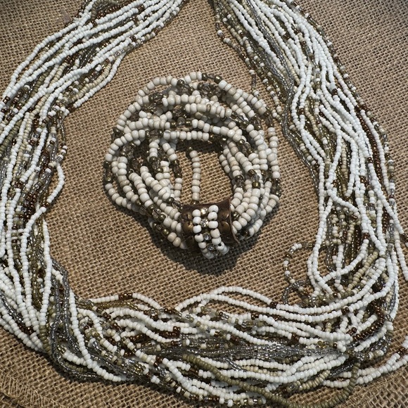 multi strand, beaded necklace, silver gold, with matching bracele - Picture 14 of 17